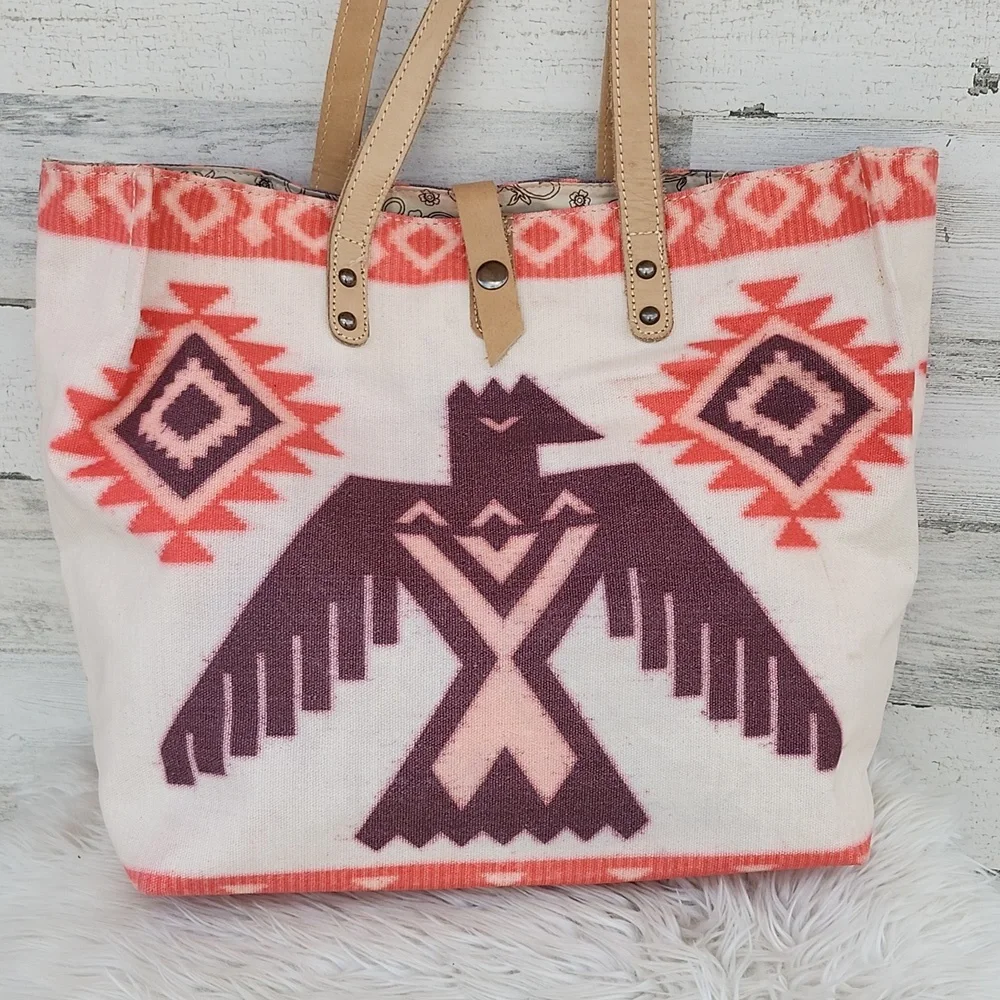 MONTANA WEST CANVAS/LEATHER TOTE - Picture 11 of 12